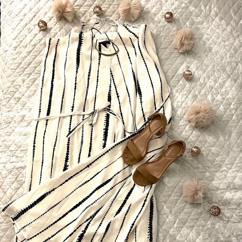 White Banana Republic Factory trapeze maxi dress